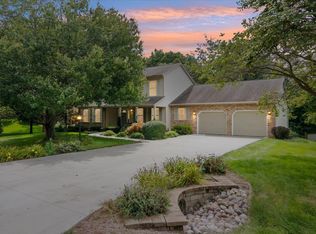 16041 Huntington Dr, Bloomington, IL 61705