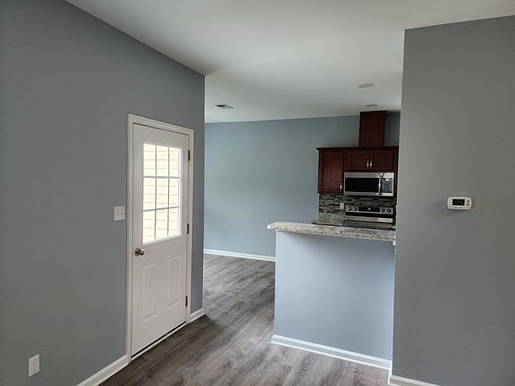 5th image of 3020 Maura Ct