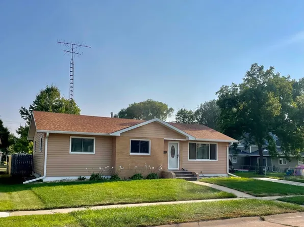 711 18th St, Gothenburg, NE 69138
