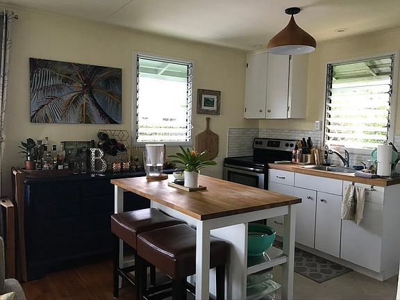 2nd image of 691 Kihapai St
