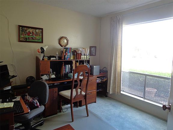 4th image of 100 Harbor Dr Unit 103