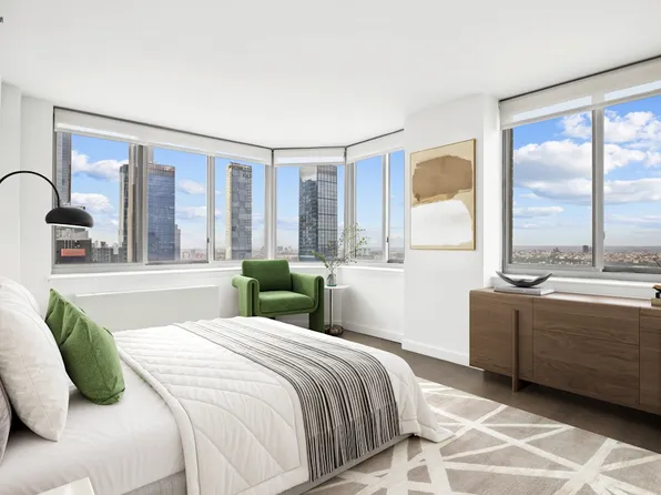 561 10th Avenue image 3 of 35