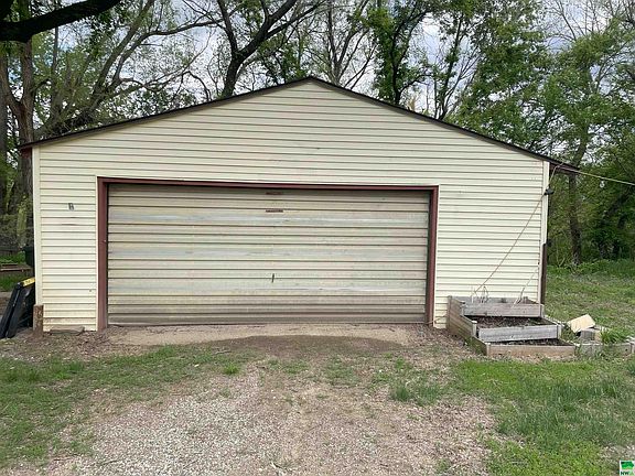 3rd image of 1825 Elkhart Ave