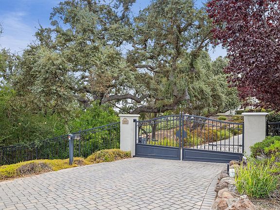3rd image of 24036 Oak Knoll Cir
