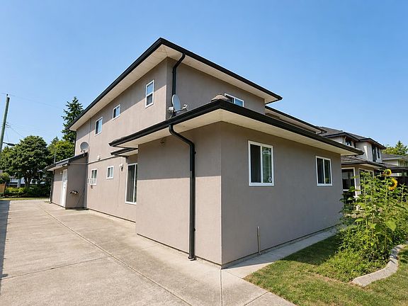 4th image of 11746 72a Ave