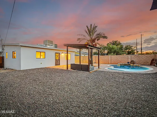 1115 E East Circle Dr, Tucson, AZ 85719