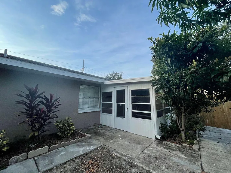 4703 Kelly Rd — Photo 34
