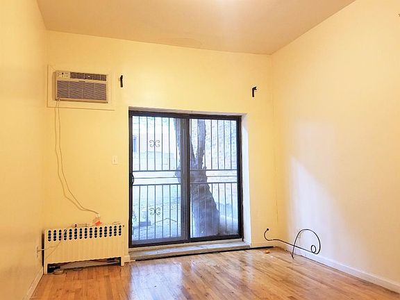 5th image of 188 Scholes St APT 2