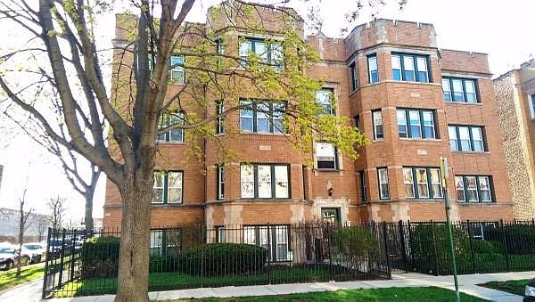1st image of 6300 N Claremont Ave APT 1