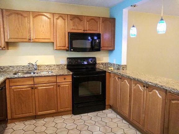 2nd image of 421 S Lakeside Dr APT 5
