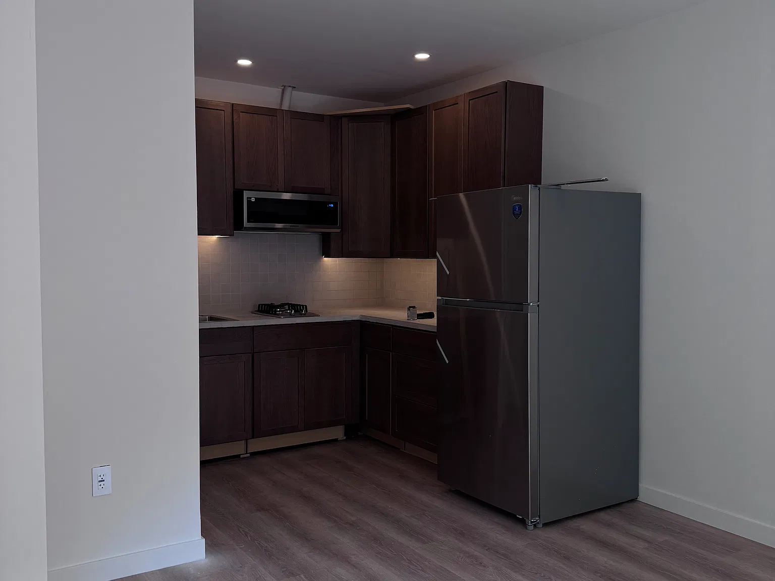 Studio, 260 sqft, $2,100 — Photo 1