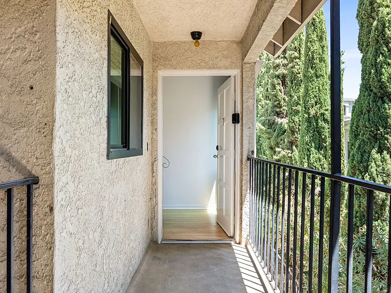 1823 Pelham Ave #7 — Photo 14