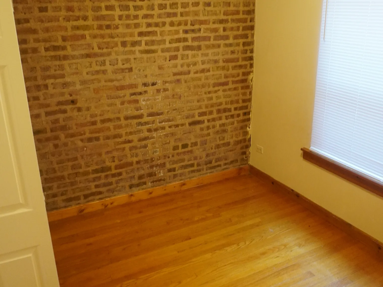 2 bed, 1.0 bath, 1100 sqft, $2,000 — Photo 4