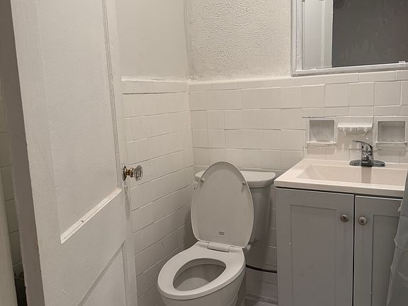3rd image of 56 Vermont Ave Floor 2