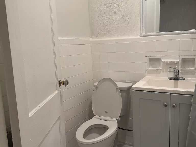 56 Vermont Ave #2 — Photo 3