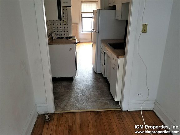 4th image of 518 W Cornelia Ave #209