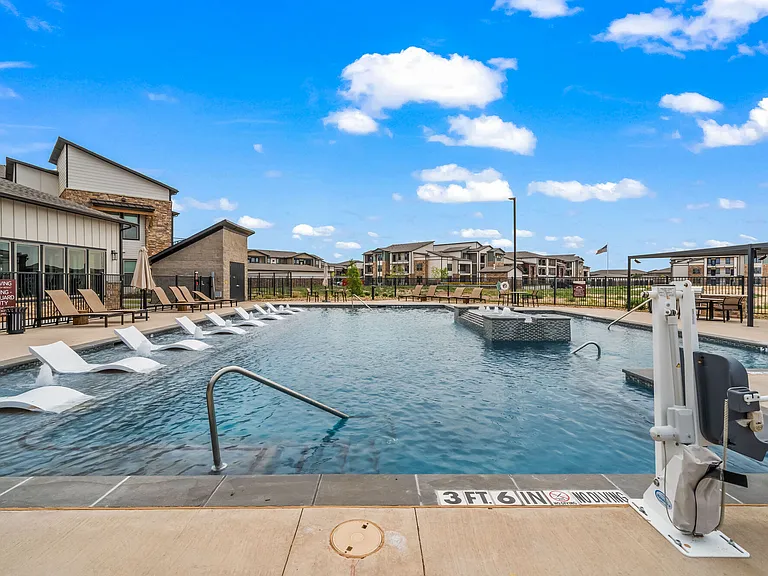 the pool at The La Ventana at Canyon West