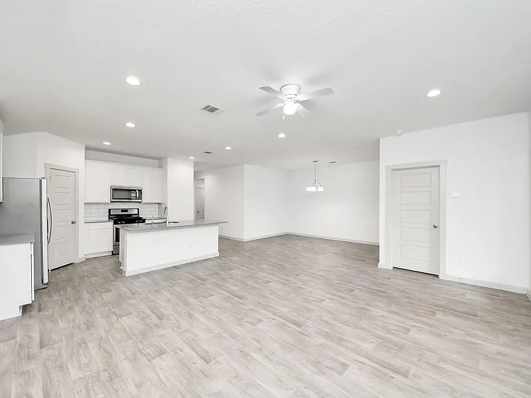 7803 Golden Rubia Ln — Photo 28