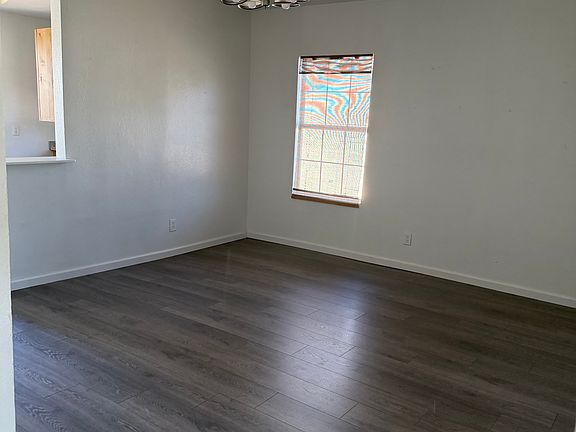 2nd image of 208 Fesmire Ave