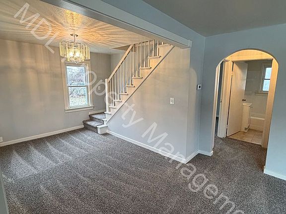 2nd image of 2022 Essex Ave