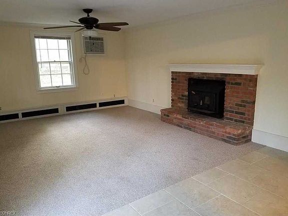 3rd image of 180 Greenbrier Dr