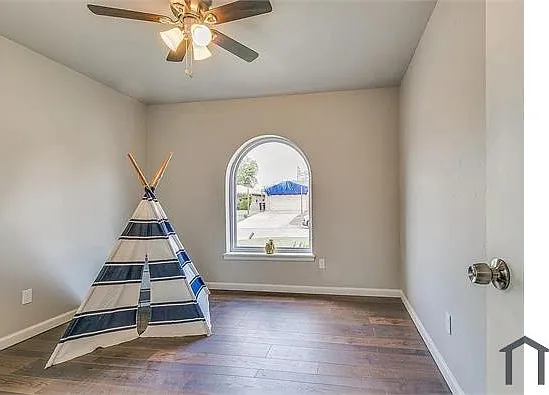 11001 N Blackwelder Ave — Photo 10