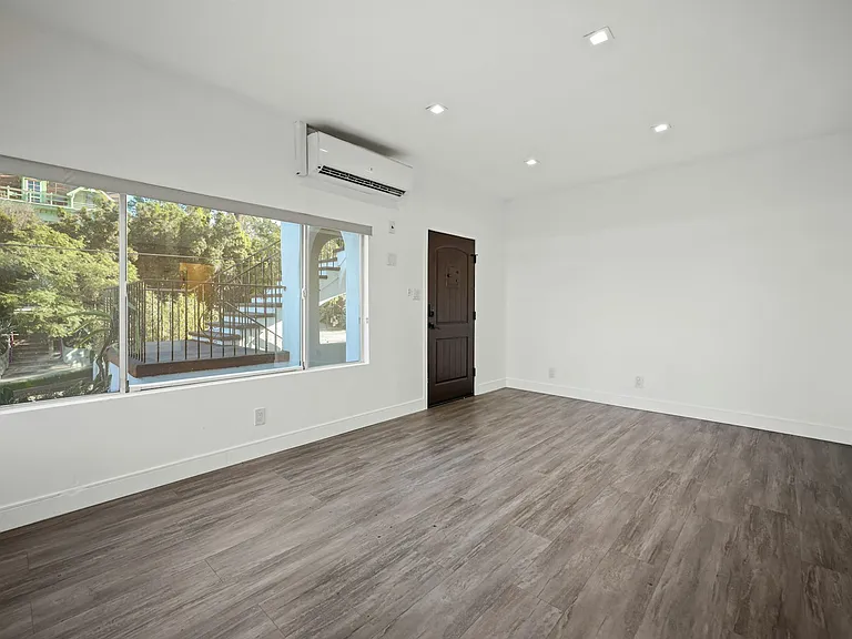 627 Brittania St #629 — Photo 9