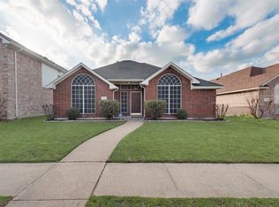 7122 Mazy Ln, Rowlett, TX 75089