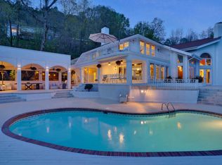 1121 Sunset Dr, Signal Mountain, TN 37377