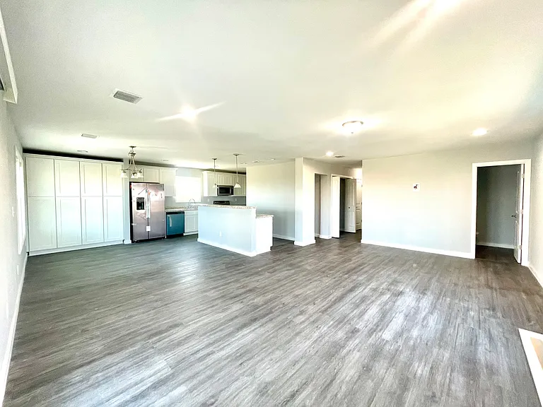 51 Barcelona Dr — Photo 18