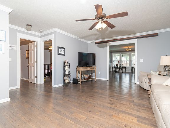 3rd image of 4911 Court Dr