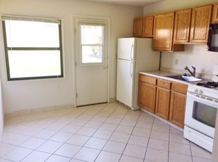43 Montoya Cir #43, Branford, CT 06405