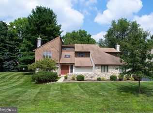 816 Northwinds Dr, Bryn Mawr, PA 19010
