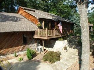 5080 O'Aw Wen Sa Dr, Clarkston, MI 48348
