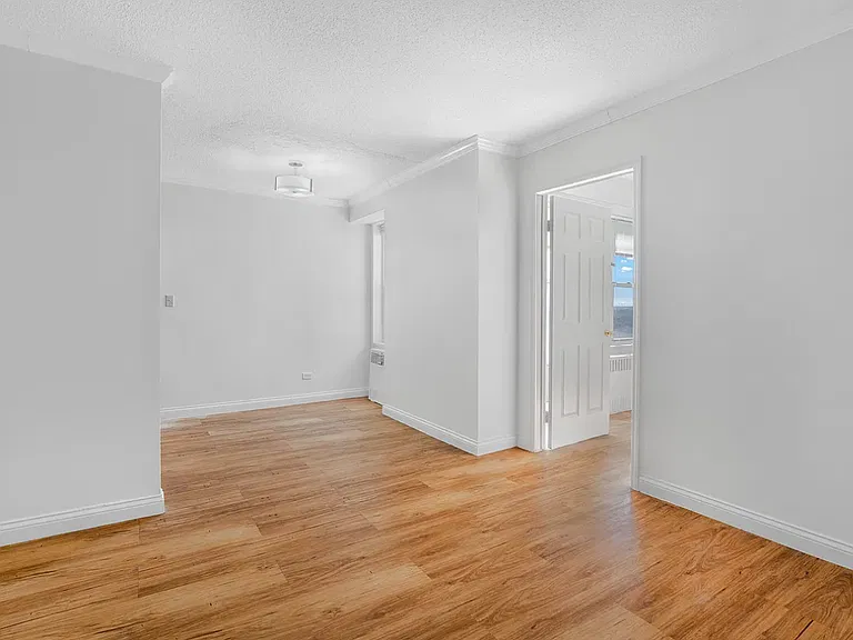 747 10th Ave #31F — Photo 5