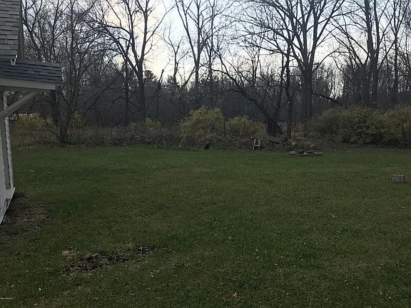 4th image of 3071 2nd St