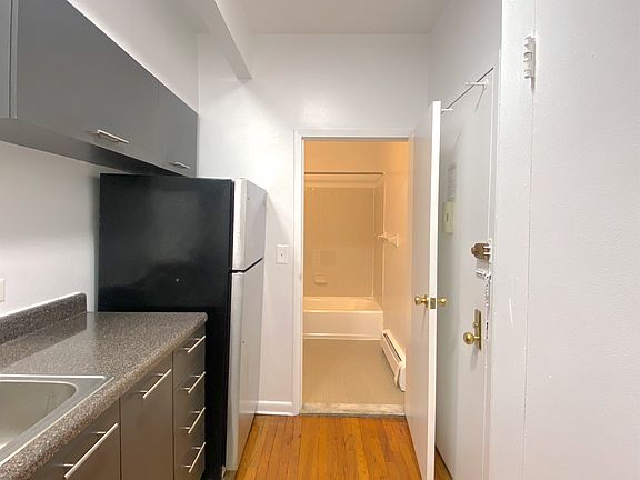 2nd image of 221 E 111th St APT 2B