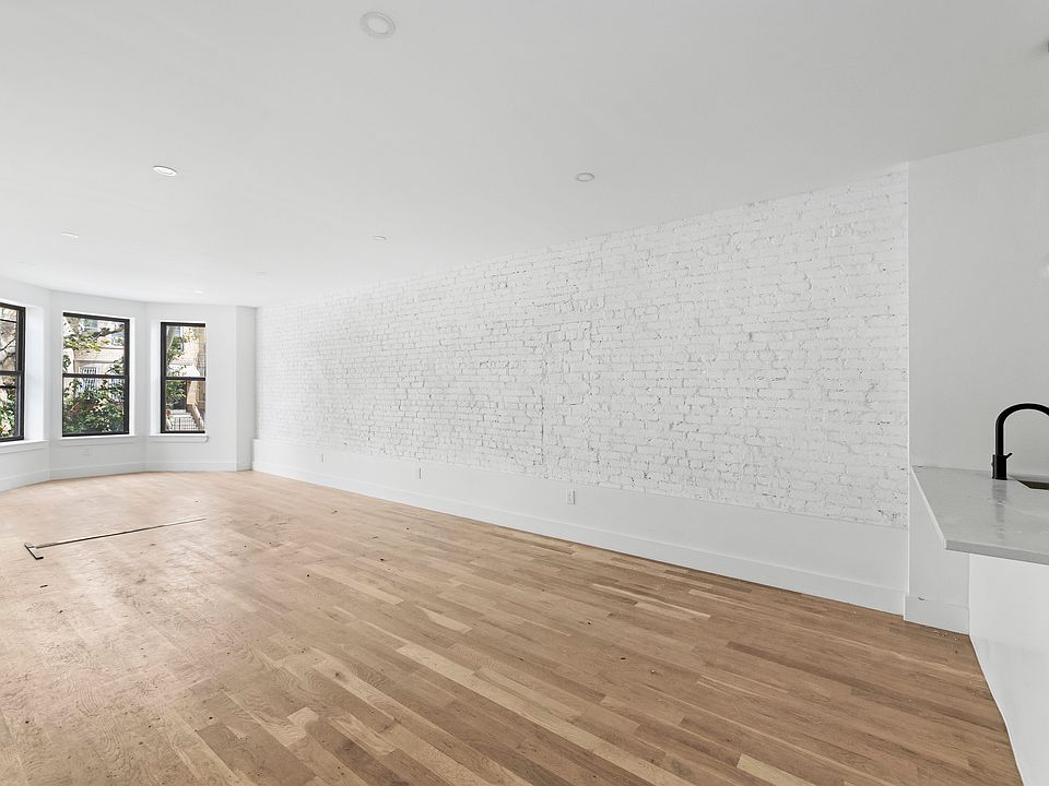1st image of 474 Irving Ave #2