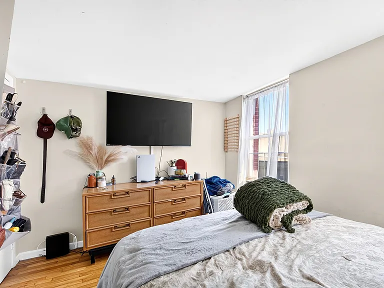 324 Monroe St #6 — Photo 11