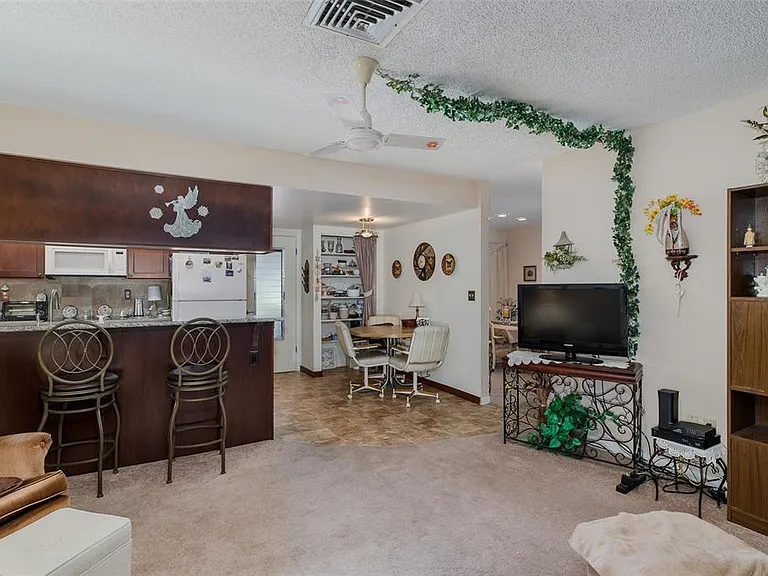 8015 San Fernando Dr — Photo 20