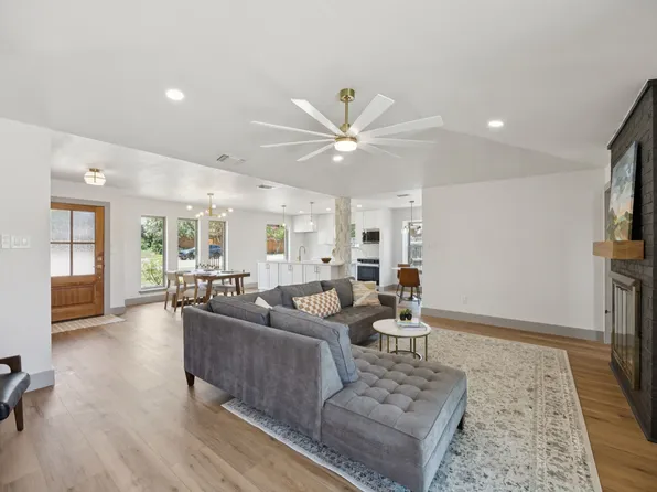 1612 E Peters Colony Rd, Carrollton, TX 75007