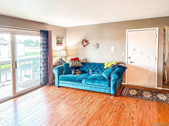 3rd image of 10077 Allen Pointe Dr