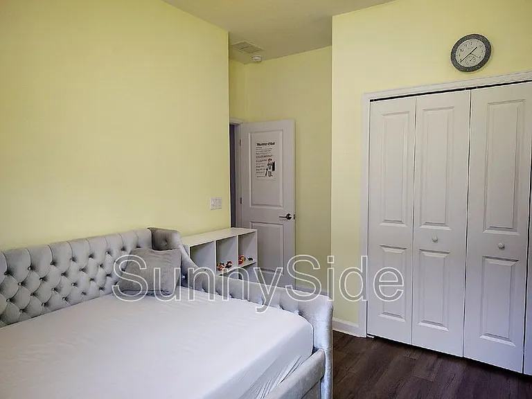 1047 Oak Bluff Dr — Photo 24
