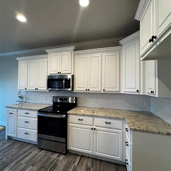 331 Sophia Ln — Photo 8