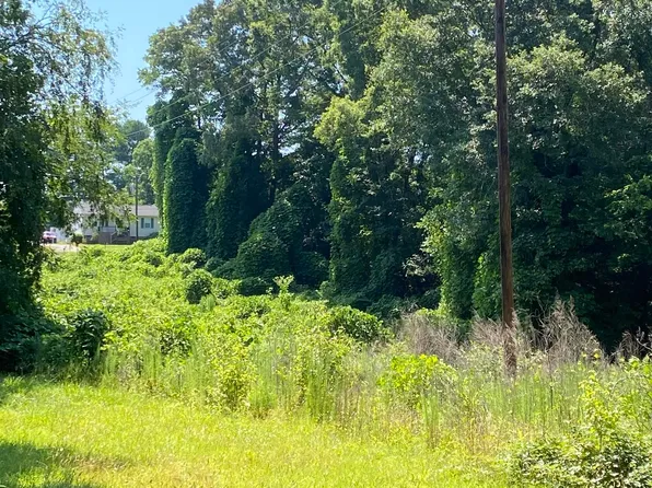 Cummings St, Laurens, SC 29360