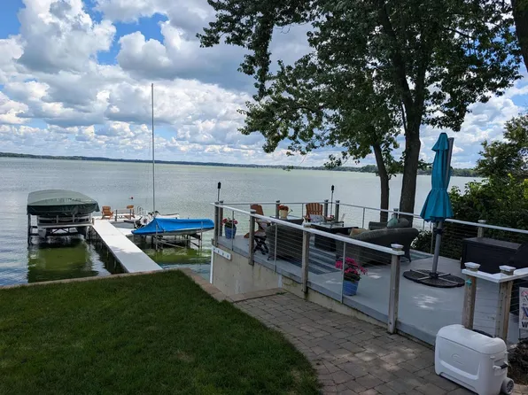 2060 Barber Drive, Stoughton, WI 53589