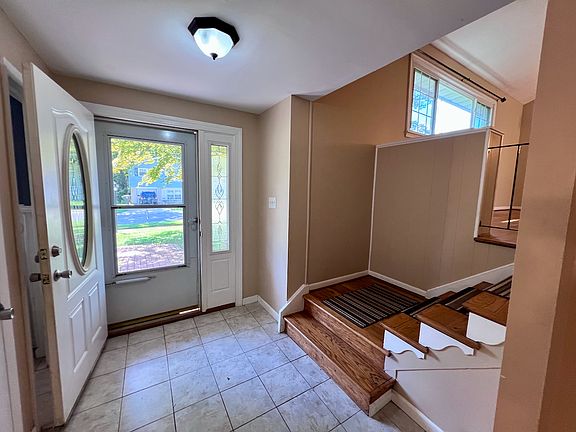 4th image of 2208 Jamaica Dr