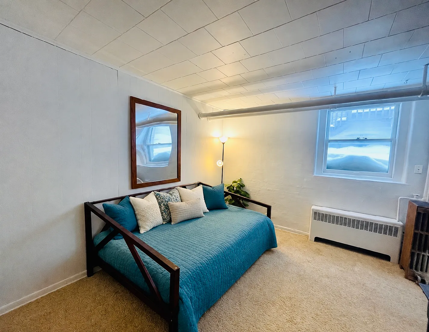 Studio, 300 sqft, $700 — Photo 3