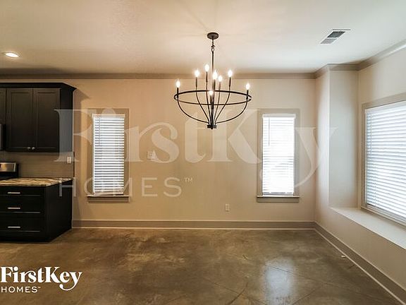 5th image of 3703 Marion Ave