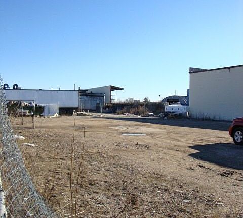 3rd image of 850 N Queens Ave
